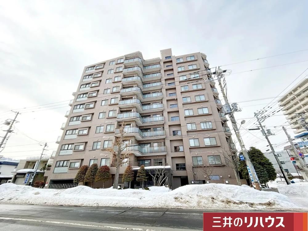 3LDK apartment in Chuo Ward, Sapporo, Hokkaido - Photo 1