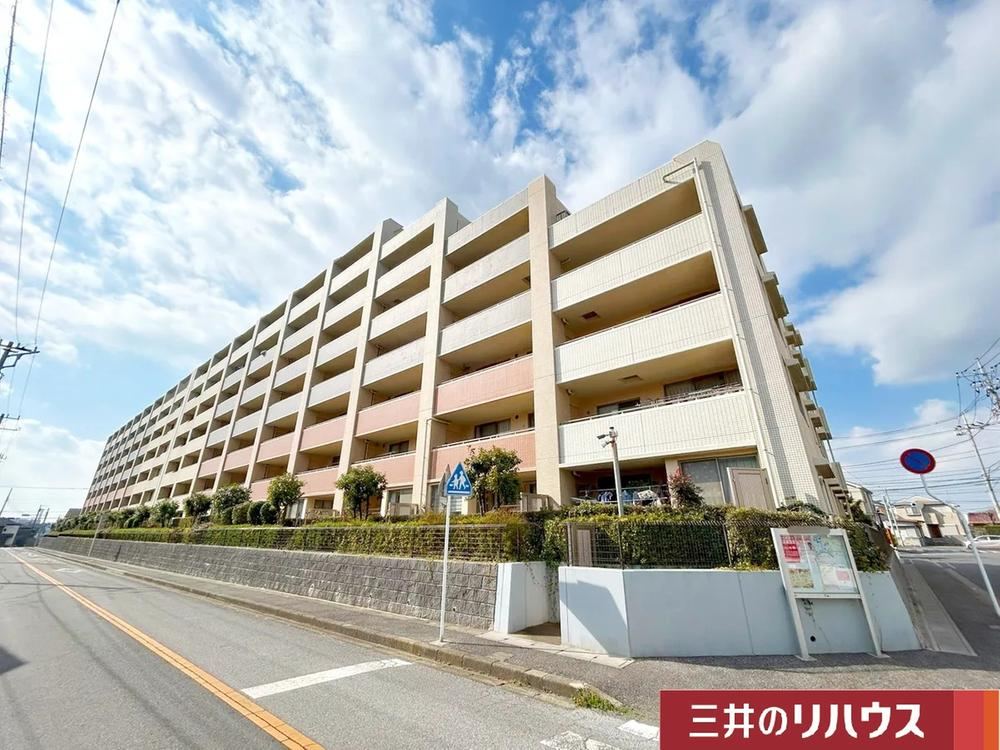 Spacious 4LDK Apartment in Makinohara - Photo 1