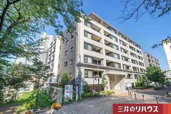 Modern 3LDK Apartment in Momijigaoka - Photo 1