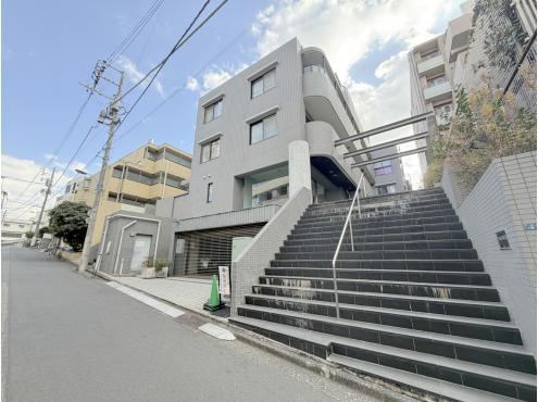 1LDK apartment in Shinjuku Ward, Tokyo - Photo 1