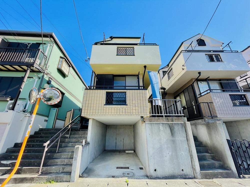Spacious 4LDK House in Nakao, Yokohama - Photo 1
