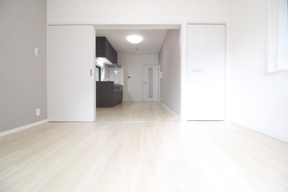 Renovated 3DK Apartment in Negishi, Yokohama - Photo 1