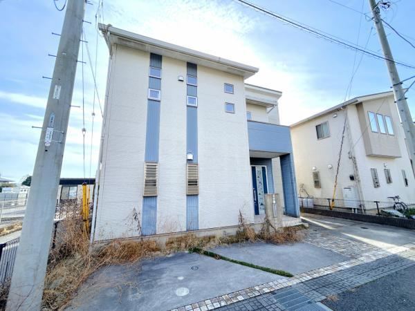 Spacious 3LDK Home with Parking for 2 Cars in Utsunomiya - Photo 1