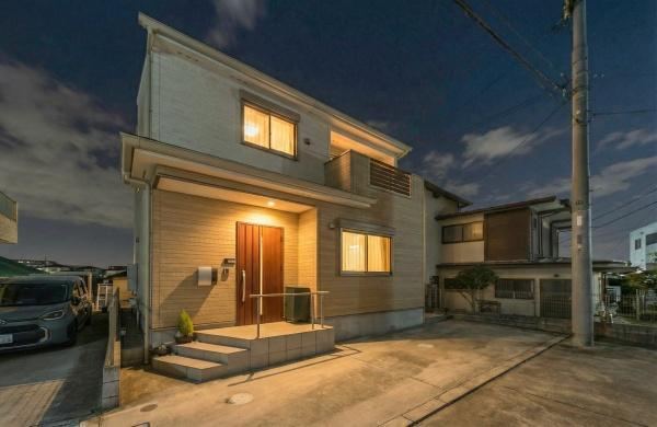 Stylish House with Unique Interior Near Aobadai Station - Photo 1
