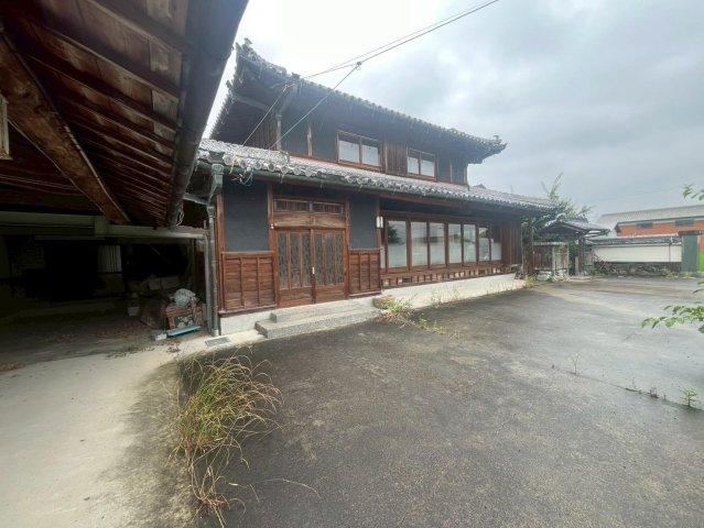 11LDK house in Awa, Tokushima - Photo 1