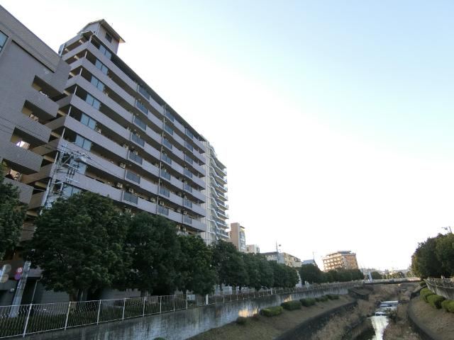 3LDK Apartment with Great Access to Kitano Station - Photo 1