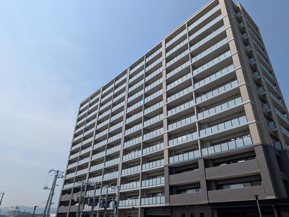 4LDK apartment in Shunan, Yamaguchi - Photo 1