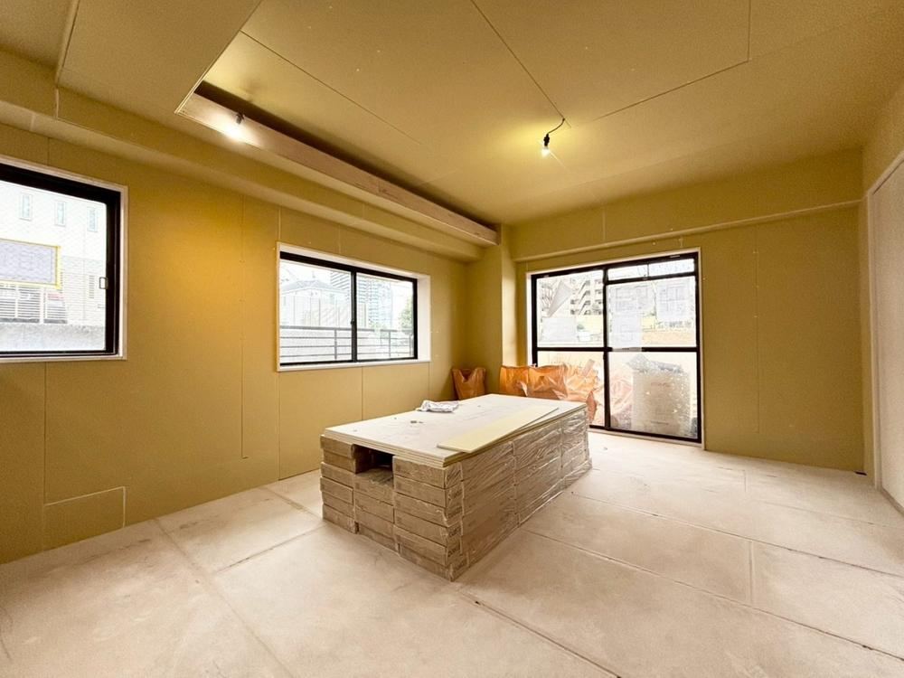 Available for Viewing Now: 1LDK+S Apartment in Kanagawa - Photo 1