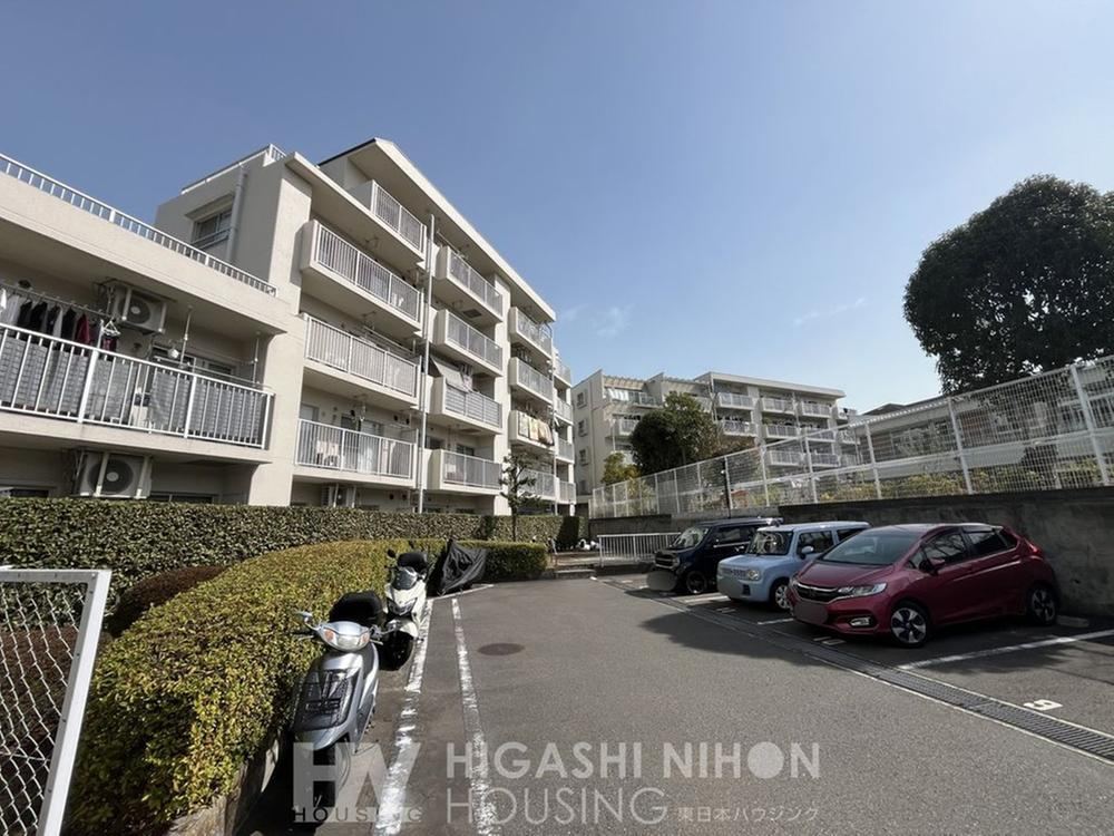Fully Renovated 3LDK Apartment with Great Views in Miyamae - Photo 1