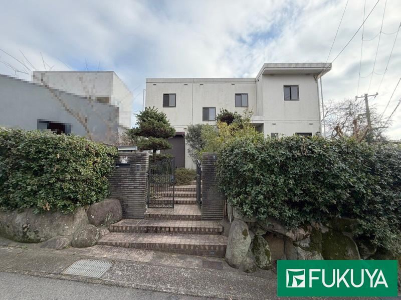 7LDK+S house in Higashinada Ward, Kobe, Hyogo - Photo 1