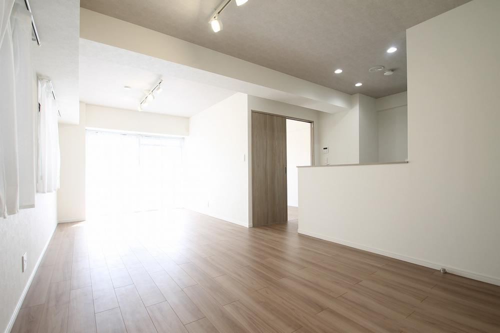 Newly Renovated Apartment Ready for Viewing - Photo 1
