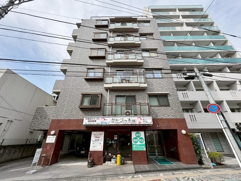 Newly Renovated 3LDK Apartment Near Matsudo Station - Photo 1
