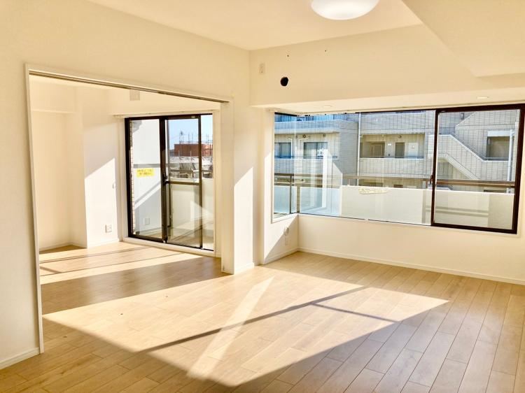 Renovated 3LDK Apartment 250m from the Sea - Photo 1