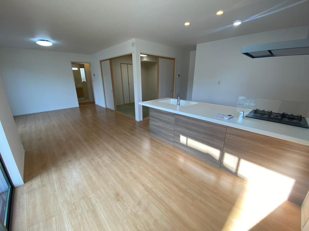 Renovated 4LDK Detached House Built in 2020 - Photo 1