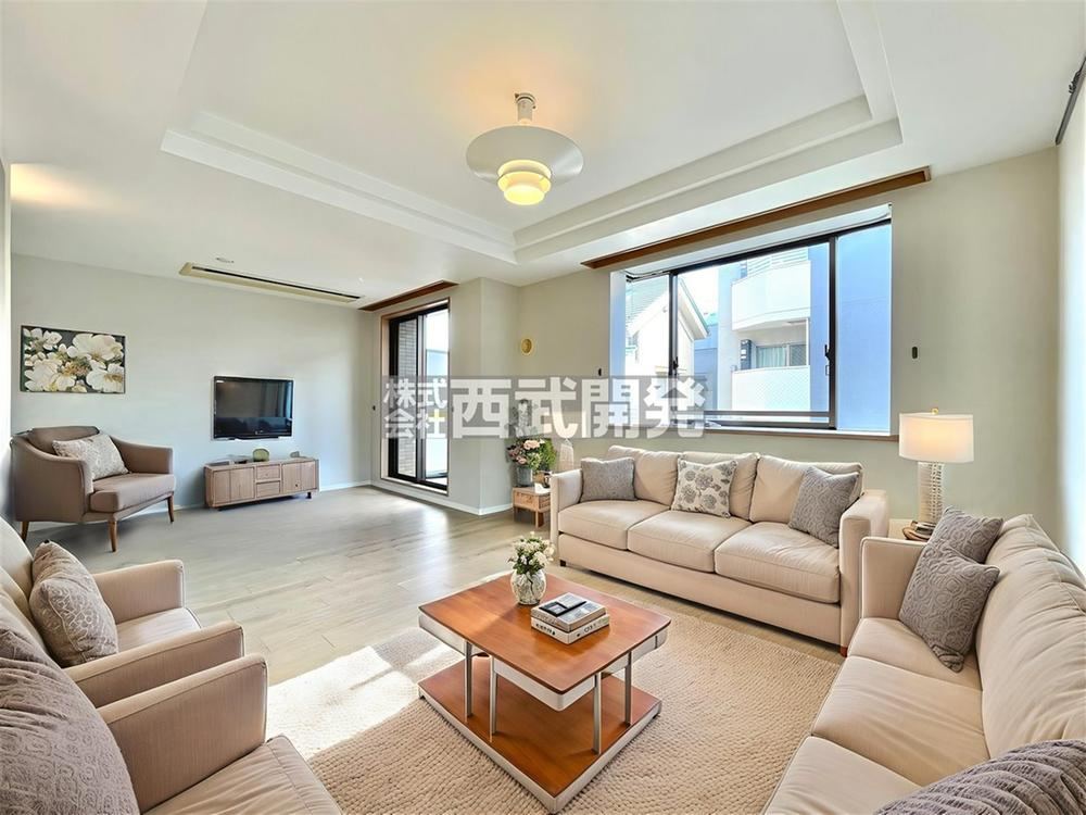 Conveniently Located 3LDK Apartment in Nerima - Photo 1