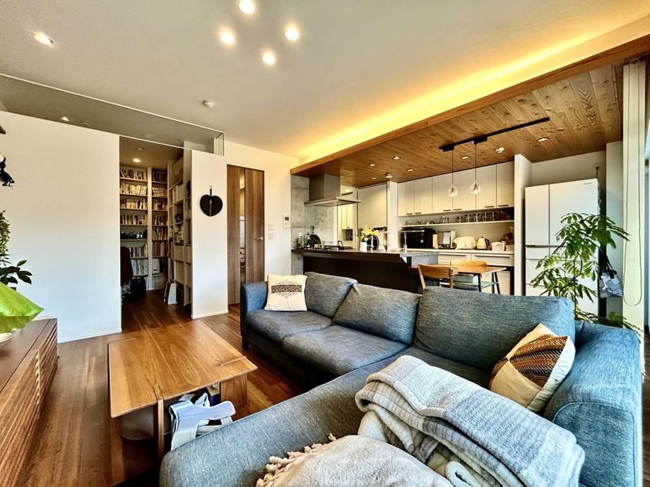 1LDK+2S apartment in Suita, Osaka - Photo 1