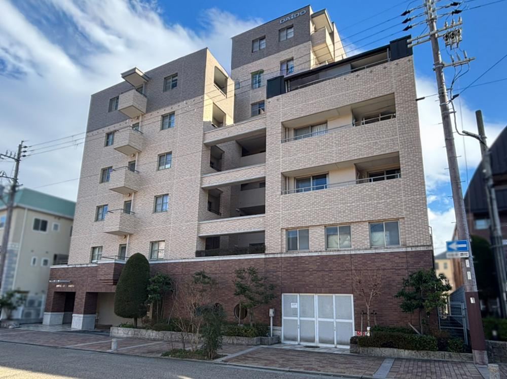 3LDK apartment in Ashiya, Hyogo - Photo 1
