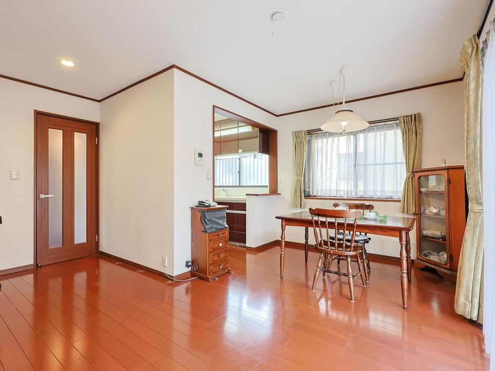 Charming 3LDK House Near Mimomi Station - Photo 1