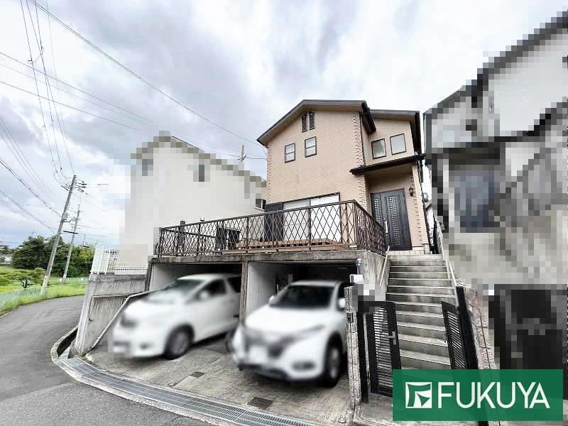 4LDK house in Hirakata, Osaka - Photo 1