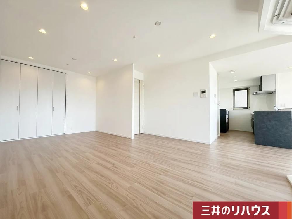 4LDK apartment in Ashiya, Hyogo - Photo 1