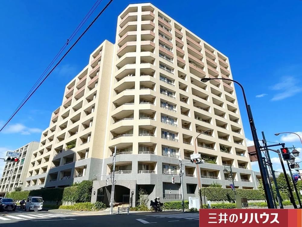 Stylish 1LDK Apartment in Koganei - Photo 1