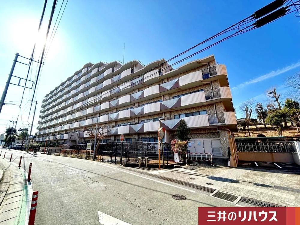 Renovated 3LDK Apartment in Yagazaki - Photo 1