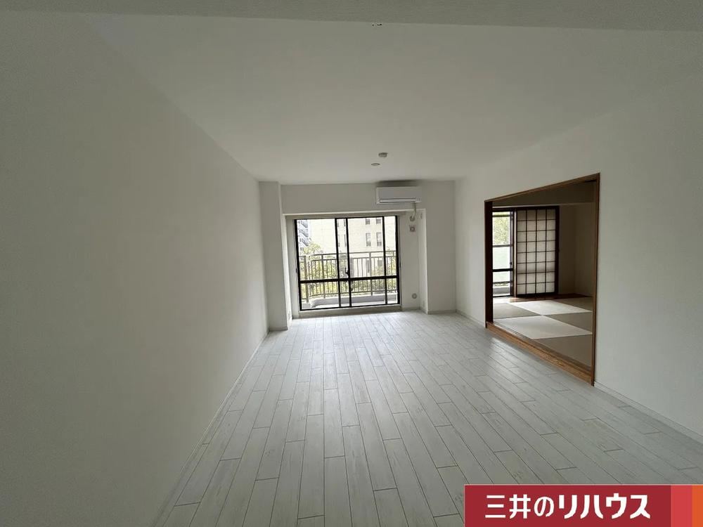 3LDK apartment in Chuo Ward, Kobe, Hyogo - Photo 1