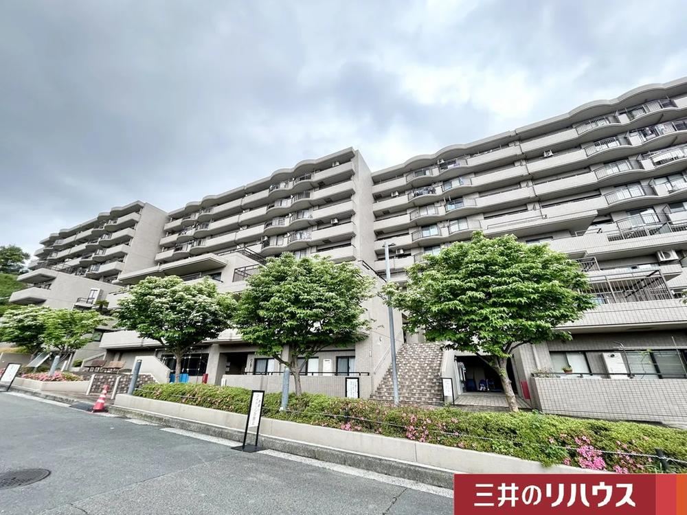 Spacious 3LDK Apartment in Bessho, Yokohama - Photo 1