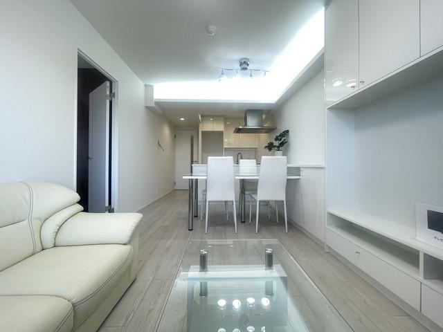 Convenient 2LDK+S Apartment in Ageo - Photo 1