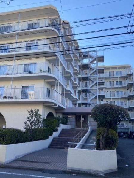Spacious 4LDK+S Apartment with Two Balconies in Omori - Photo 1