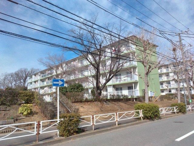 Pet-Friendly 2LDK Apartment in Uenakazato - Photo 1