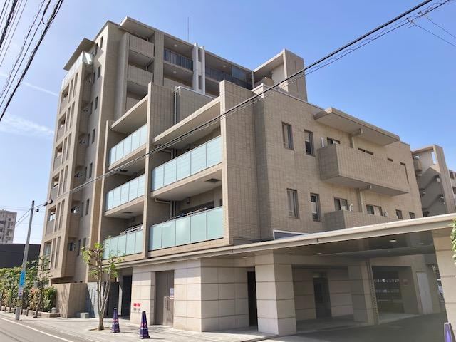 3LDK apartment in Matsuyama, Ehime - Photo 1