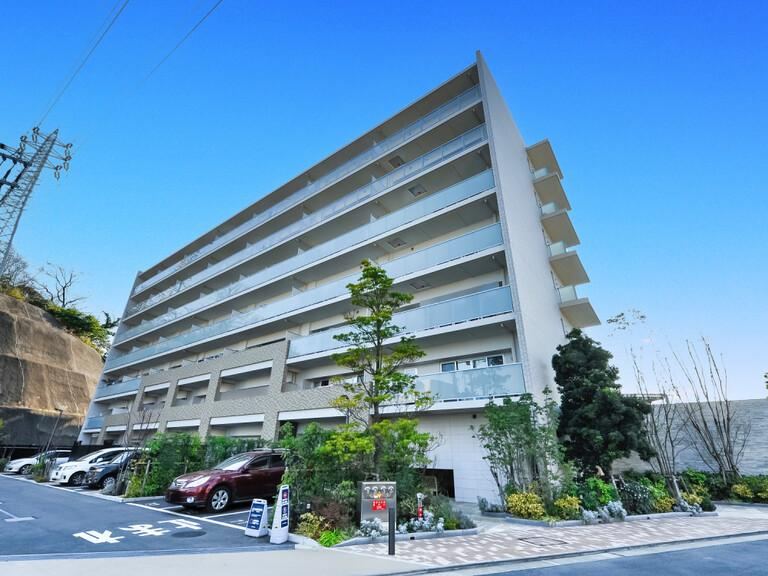 Charming 3LDK Apartment Near Yokosuka-Chuo Station - Photo 1