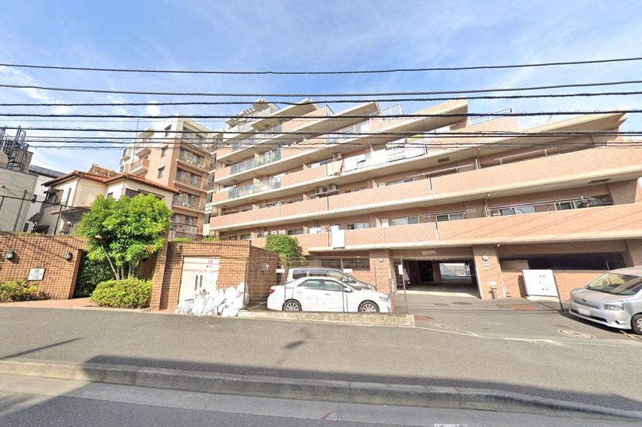 Spacious 4LDK Apartment in Yokohama - Photo 1