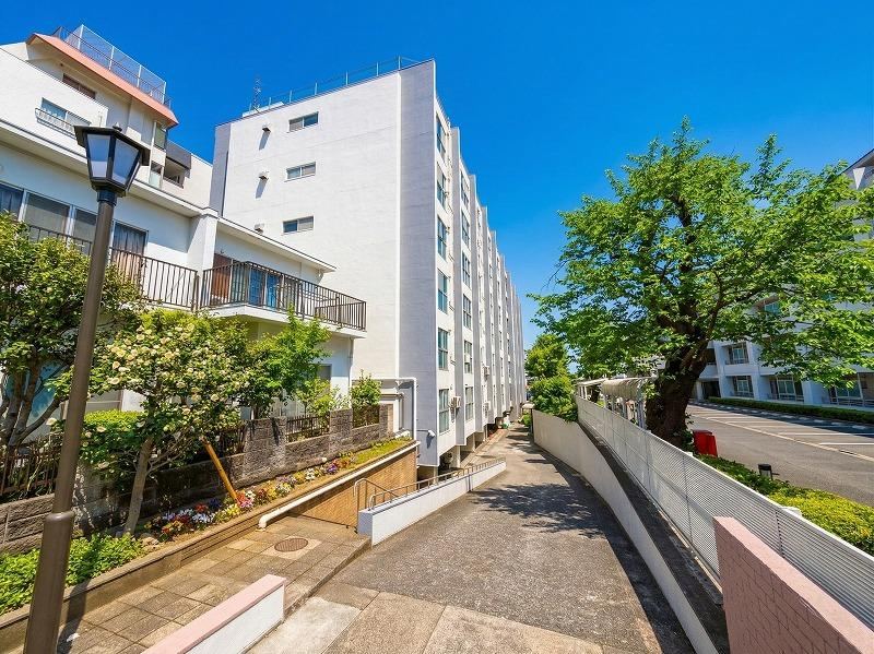 Stylish 3LDK Apartment Near Sakuragicho Station - Photo 1