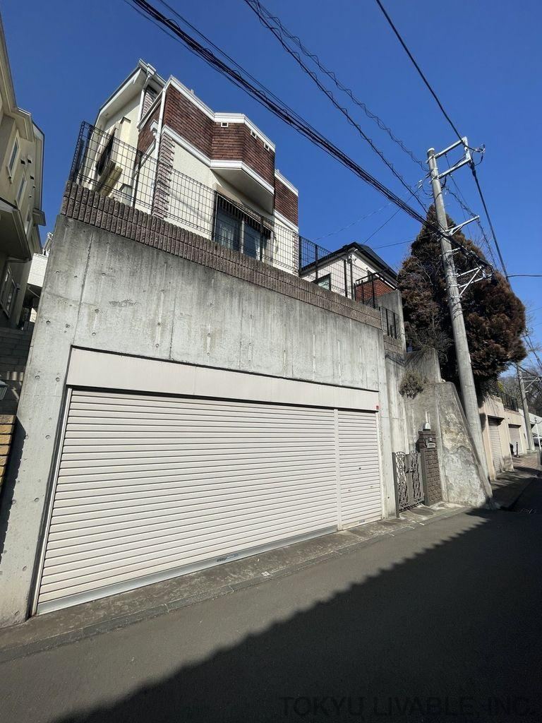 Spacious 4LDK House in Fujizuka, Yokohama - Photo 1