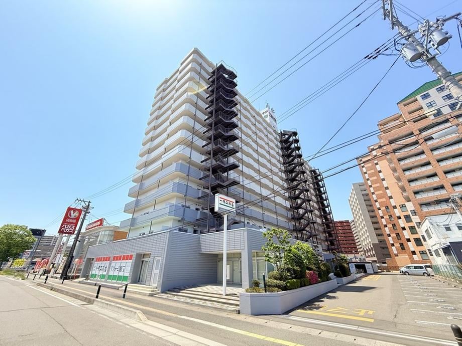 Renovated 3LDK Apartment in Wakabayashi, Sendai - Photo 1