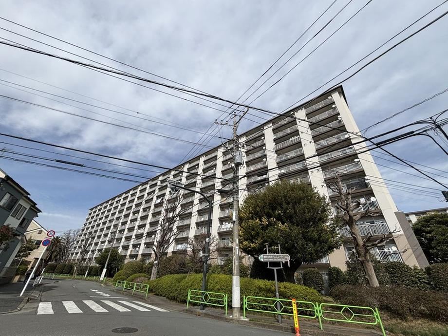 Bright 1LDK Apartment Near Kitami Station - Photo 1