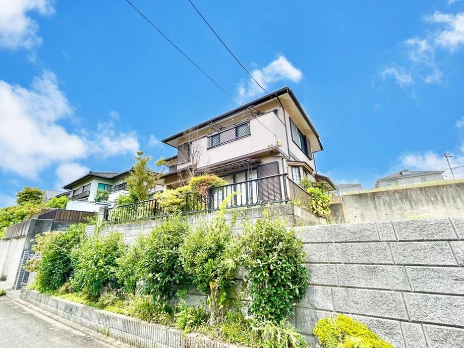 Spacious 4LDK Home in Kanai 3 - Photo 1