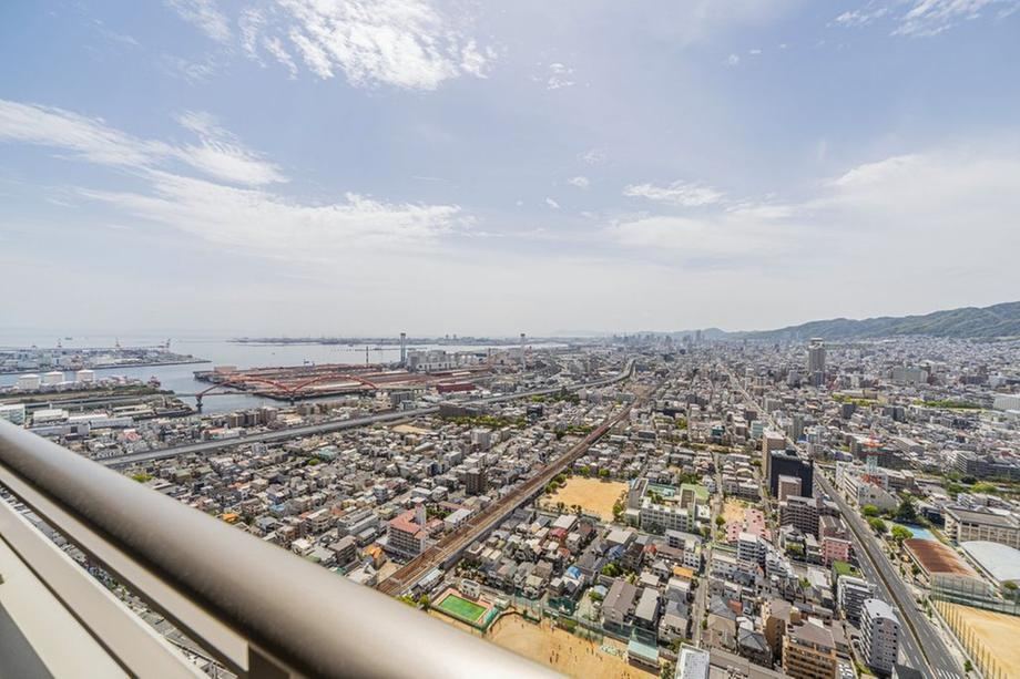3LDK apartment in Higashinada Ward, Kobe, Hyogo - Photo 1