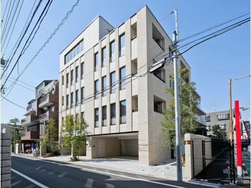 Charming 2LDK with Garden Near Komazawa Daigaku Station - Photo 1
