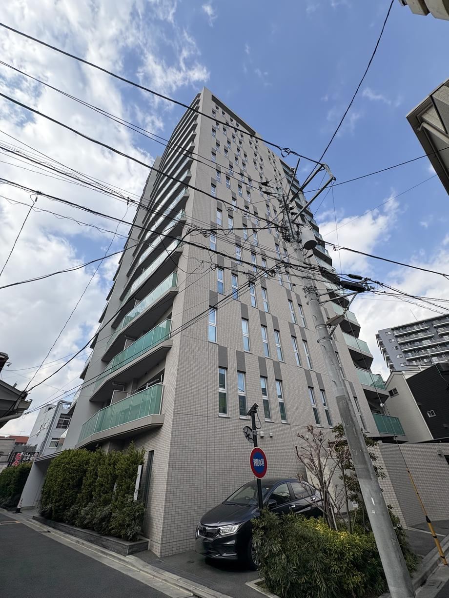 Modern 2LDK Apartment Near Machiya Station - Photo 1