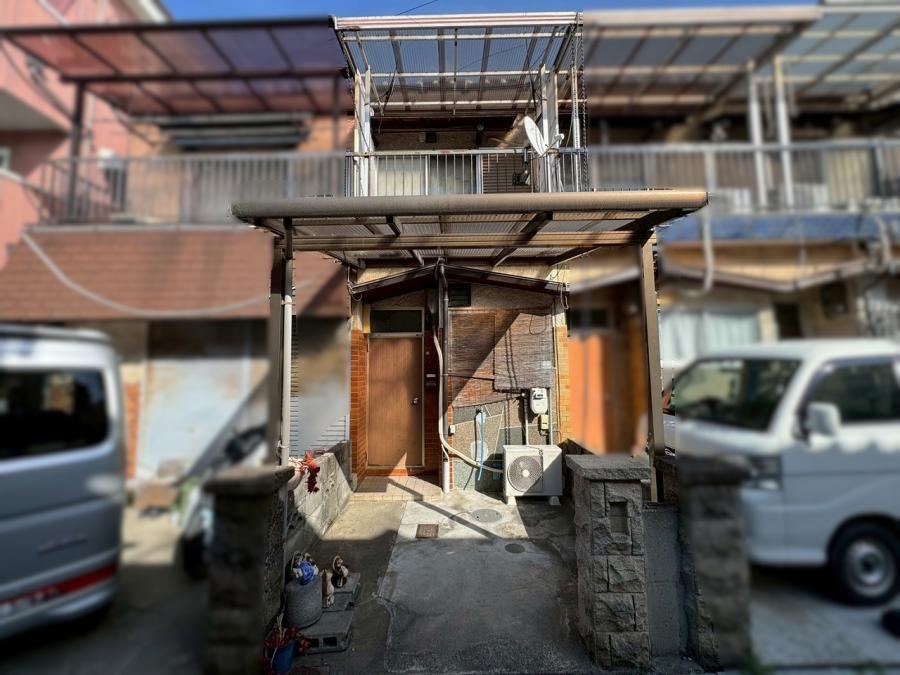 3DK house in Yao, Osaka - Photo 1