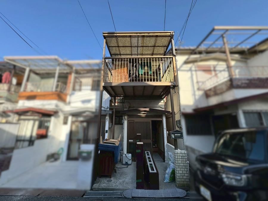 1LDK house in Yao, Osaka - Photo 1