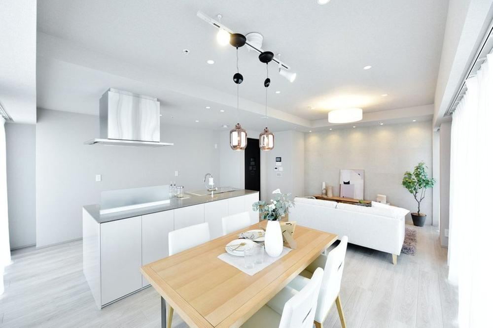 2LDK apartment in Kita Ward, Osaka - Photo 1