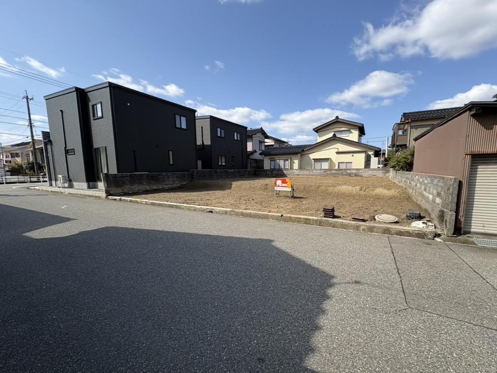 137 m² land in Kanazawa, Ishikawa - Photo 1