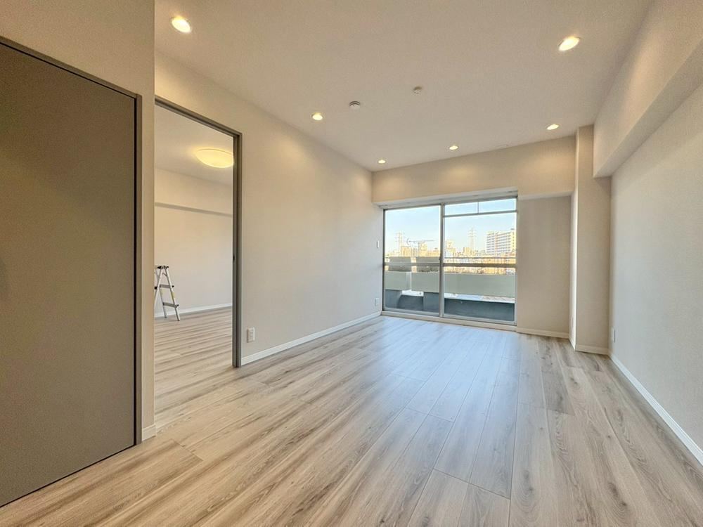Renovated 1LDK Apartment in Suginami - Photo 1