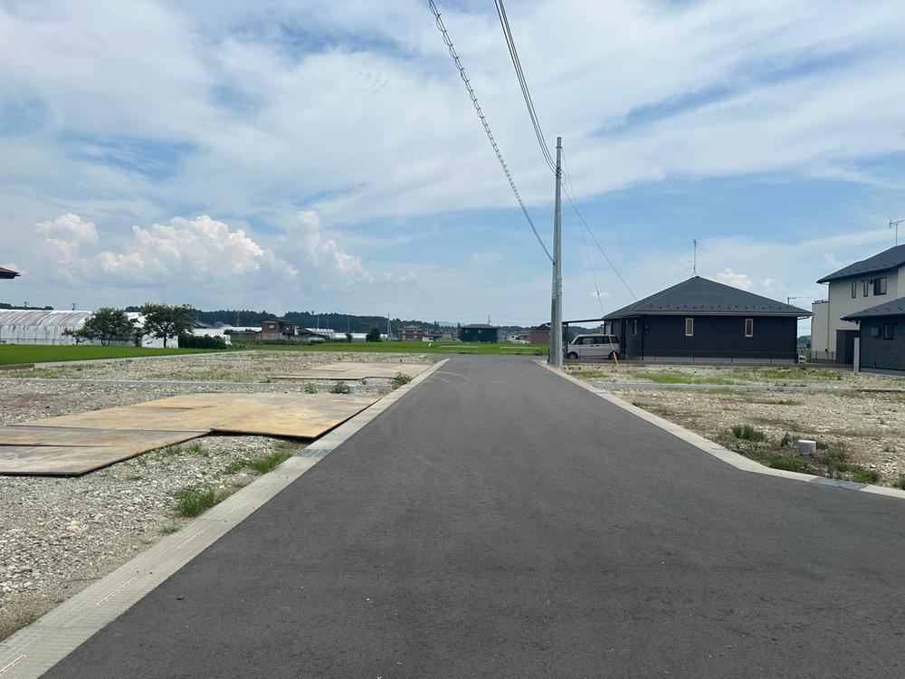 Land with Scenic Views in a Quiet Neighborhood - Photo 1