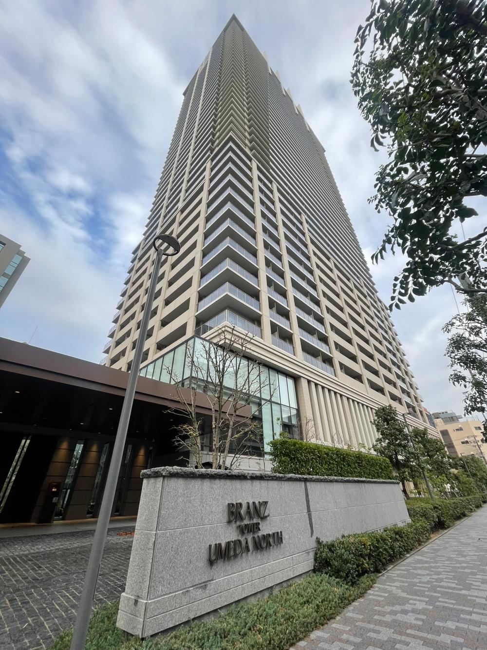 2LDK apartment in Kita Ward, Osaka - Photo 1