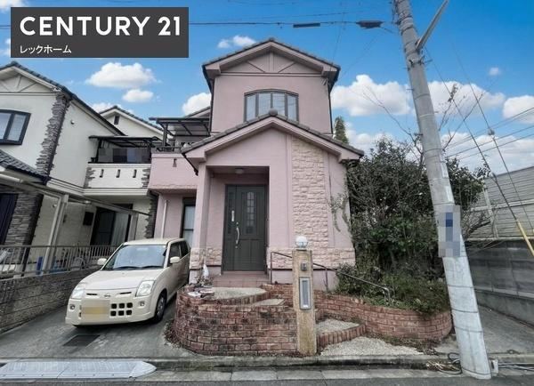 4LDK house in Higashiosaka, Osaka - Photo 1